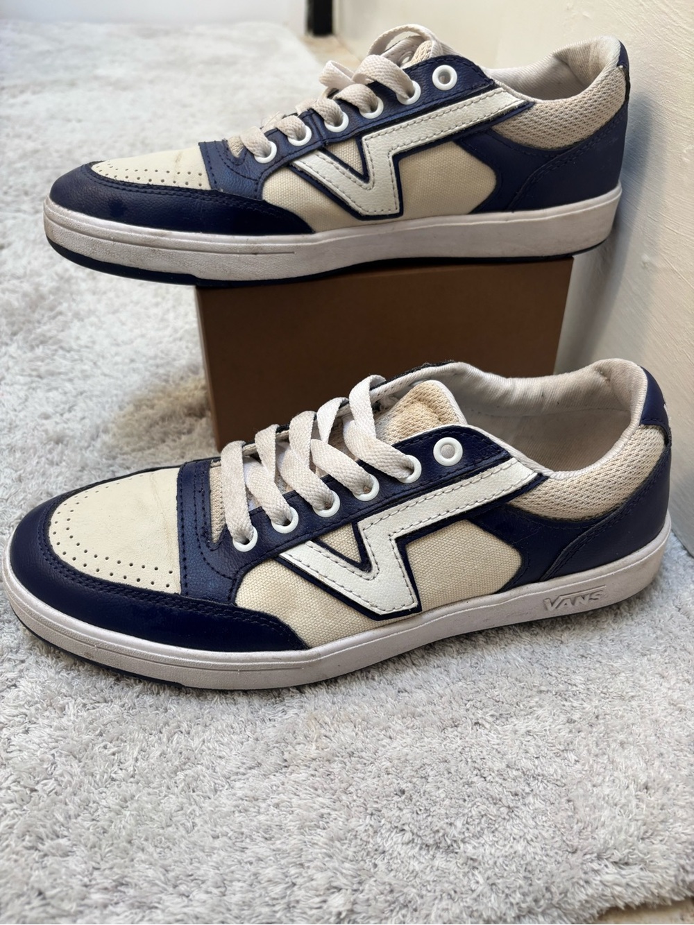 Vans Low-Top Sneakers in Navy and Cream
